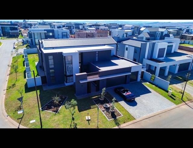 5 BEDROOM HOUSE FOR SALE IN MIDSTREAM HEIGHTS